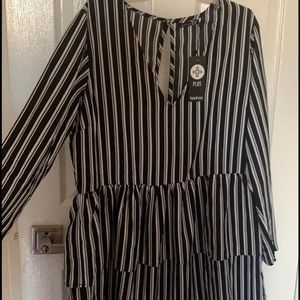 Frilled v-neck stripped dress